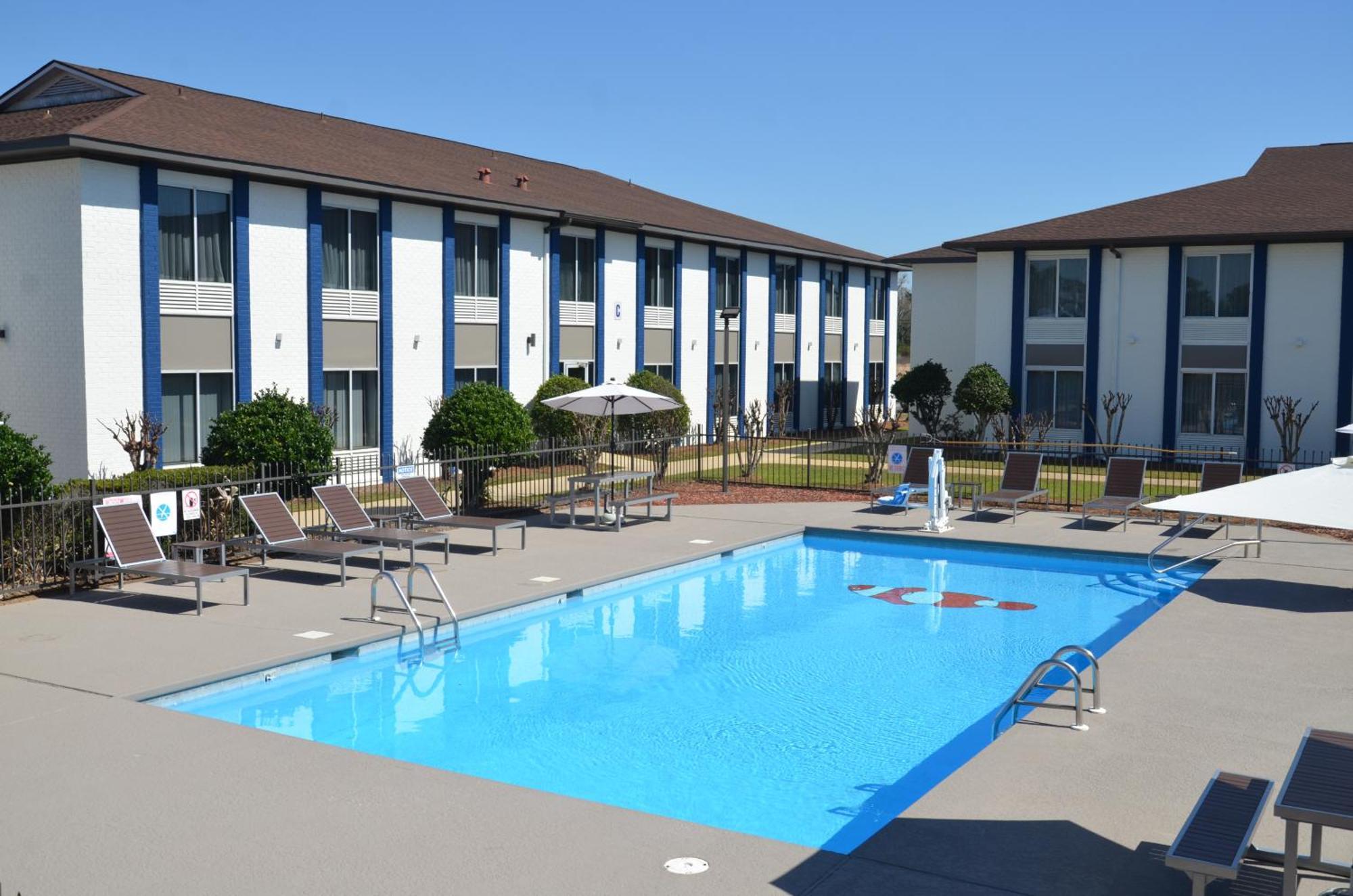 Americas Best Value Inn & Suites-Foley Exterior photo