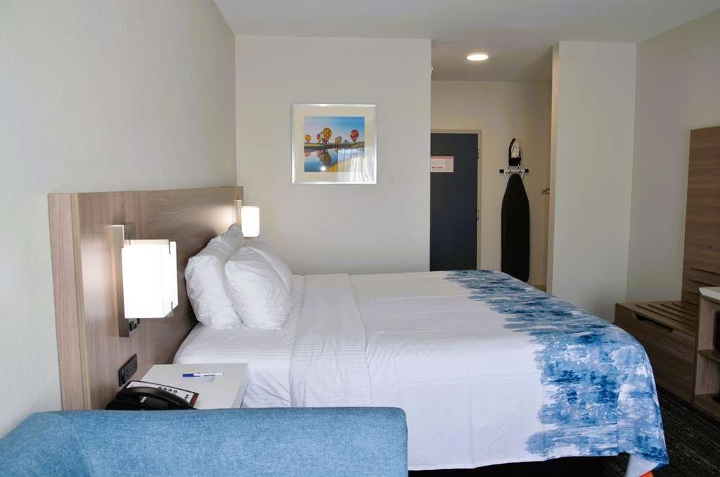 Americas Best Value Inn & Suites-Foley Room photo