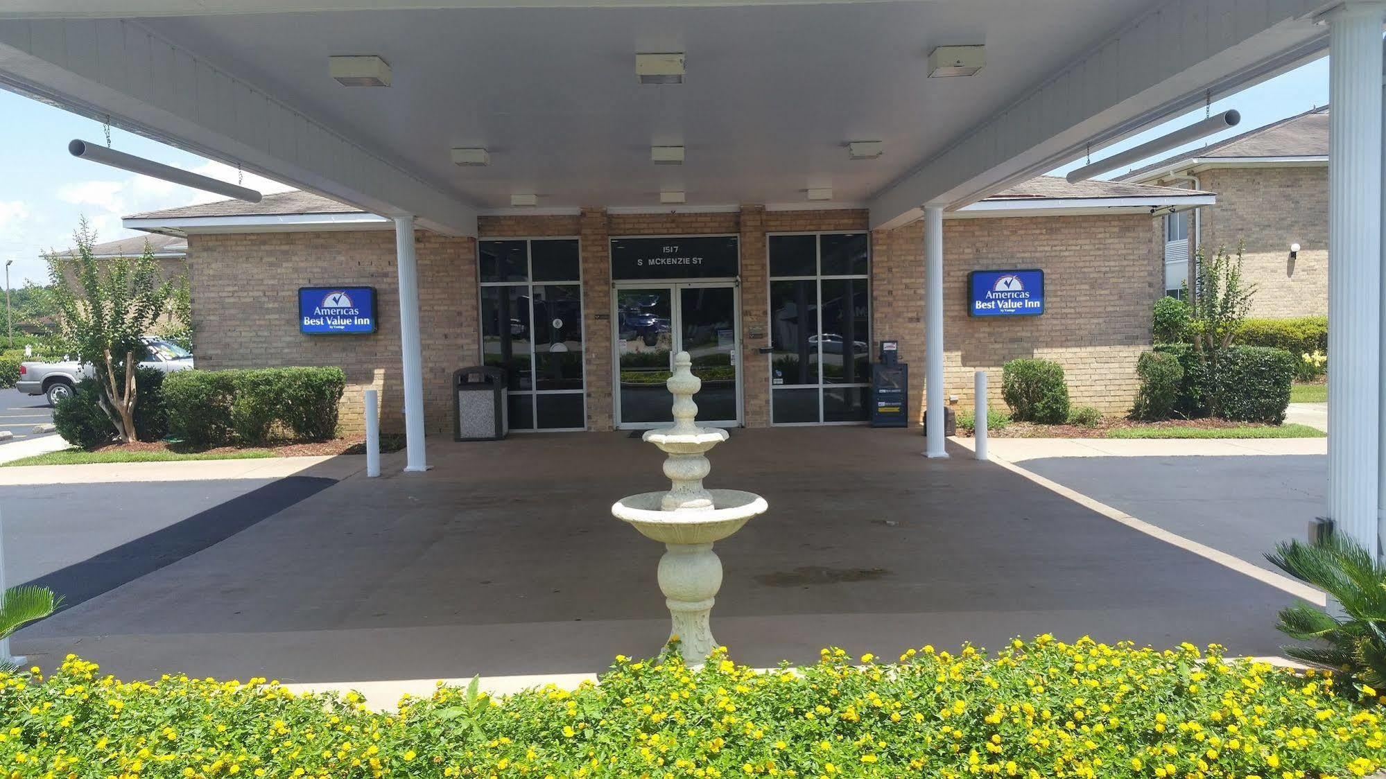 Americas Best Value Inn & Suites-Foley Exterior photo